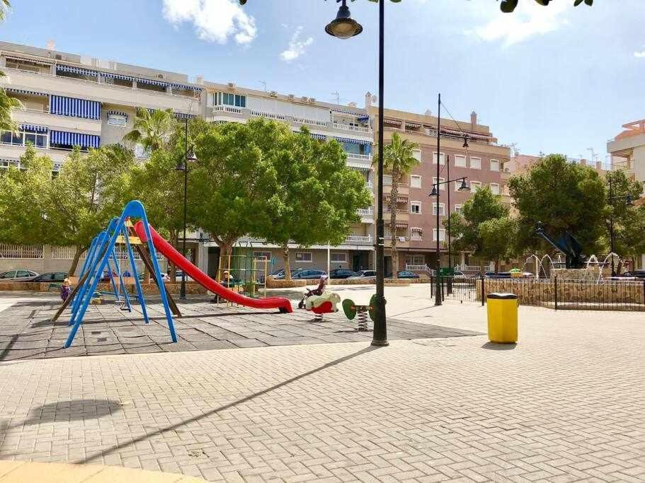 Apartamento Pink Sweet Home Torrevieja Dış mekan fotoğraf